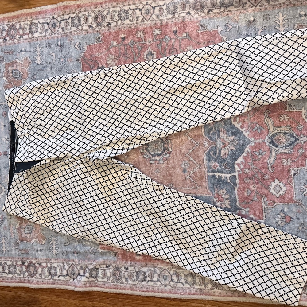 Banana Republic White Pants with Black Grid Print